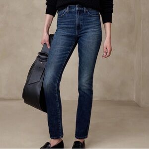 Banana Republic Medium
Wash Straight Leg Jeans